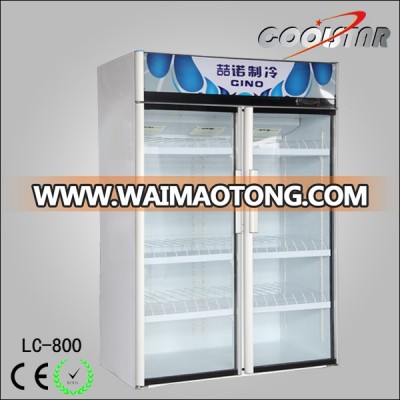 Vertical top compressor reach-in refrigerator